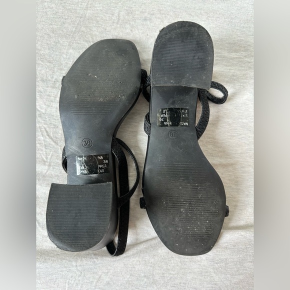 Steve Madden size 6 women’s chunky black leather block heels w/ stretchy straps - Picture 6 of 8